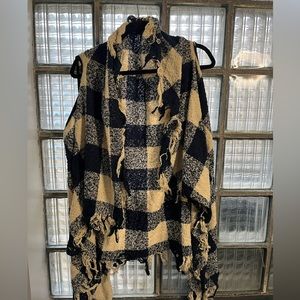 One Size fringe sleeveless vest